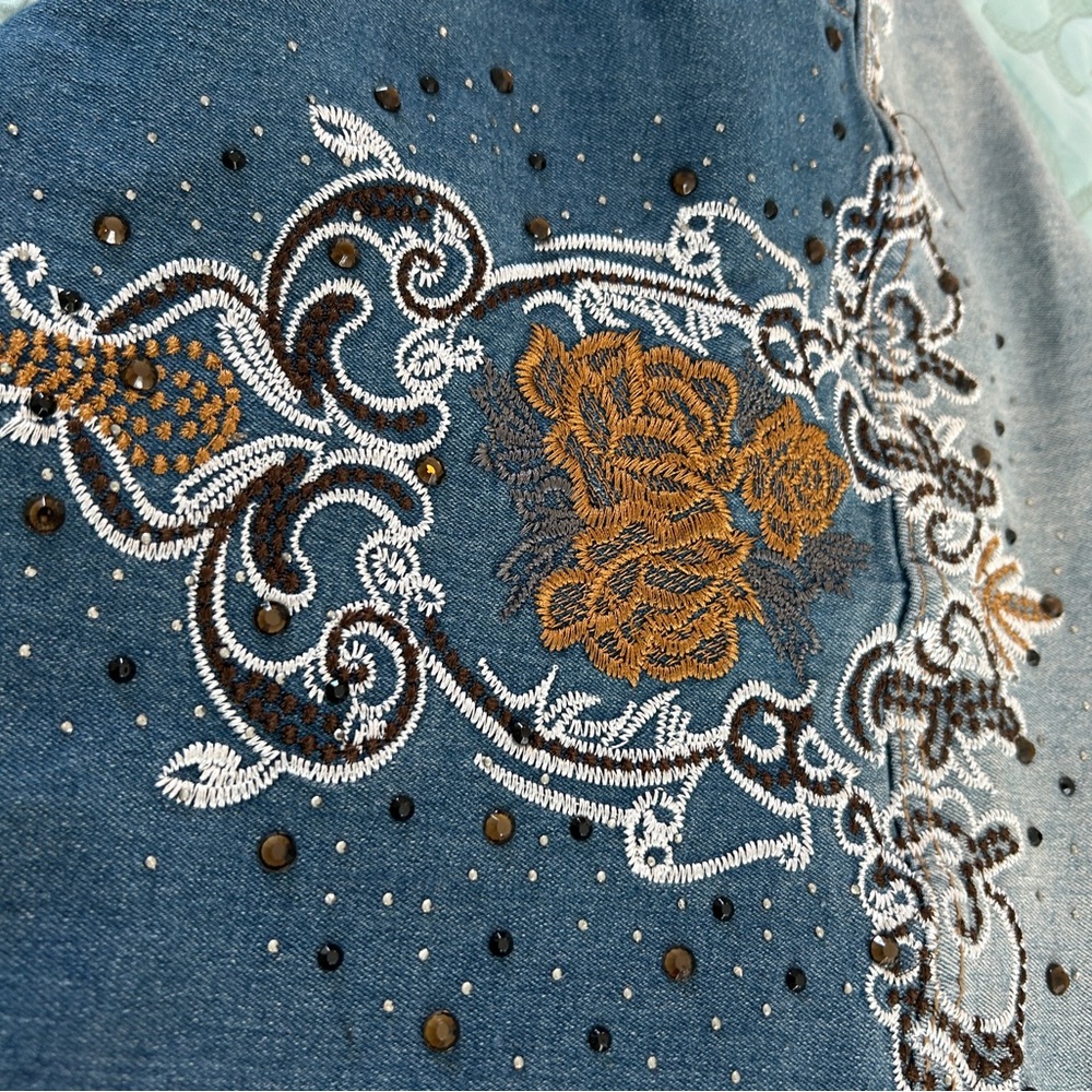 Jean jacket - Picture 7 of 8
